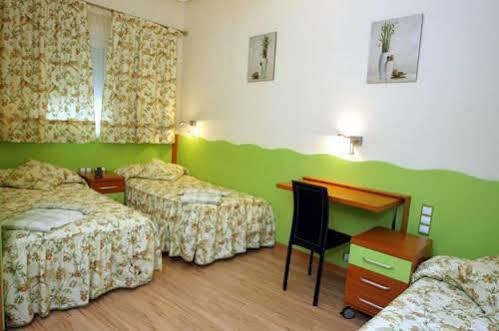 Hostal De La Torre Hostal Economico Valladolid Kültér fotó